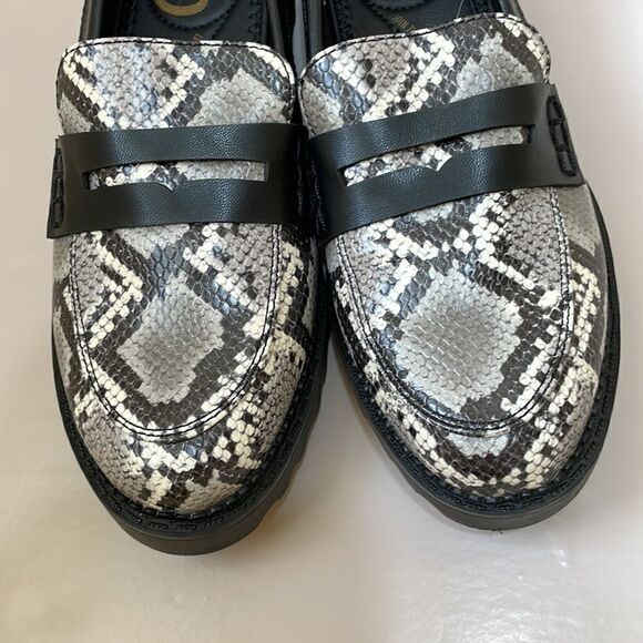 NEW WITHOUT TAGS CIRCUS BY SAM EDELMAN DESMOND PLATFORM LOAFERS‎ IN PYTHON PRINT - Picture 4 of 8